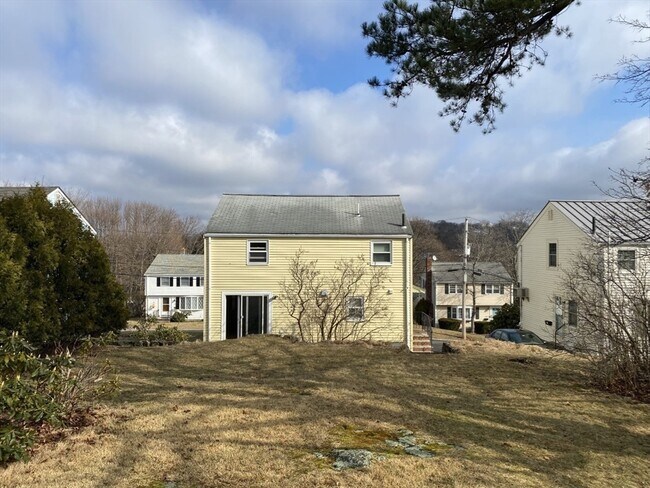 Building Photo - 104 Wendell St