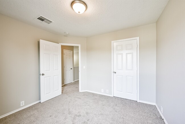 Building Photo - 6203 Gillian Park Dr