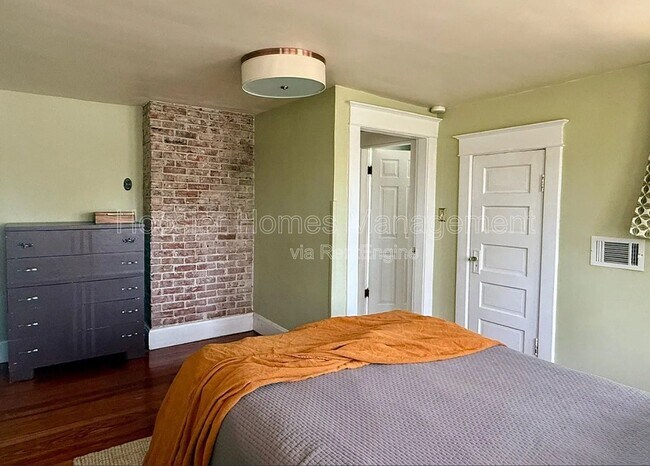 Building Photo - 4345 Carrollton Ave