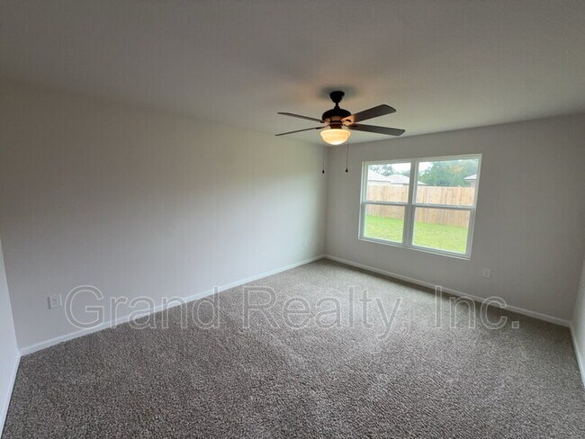 Building Photo - 9330 Tara Cir
