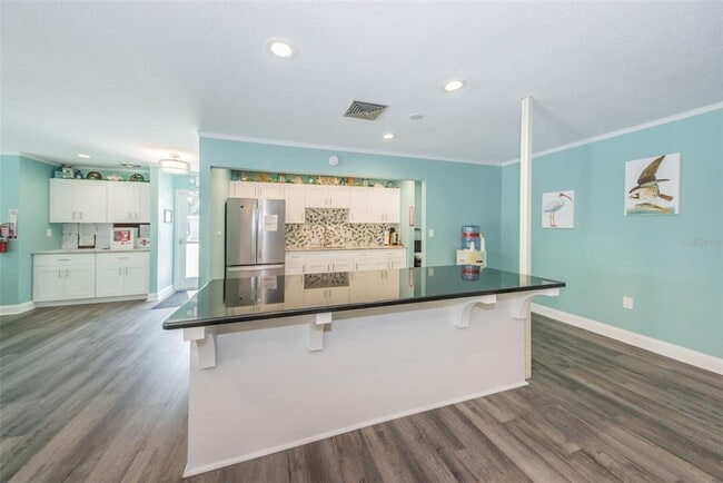 Building Photo - 1000 Crane Ct