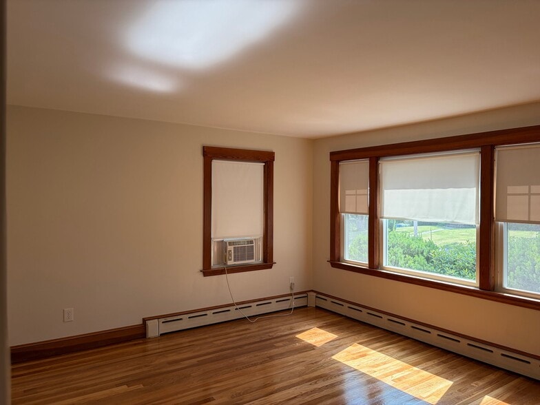 Building Photo - 21 Cunniff Ave