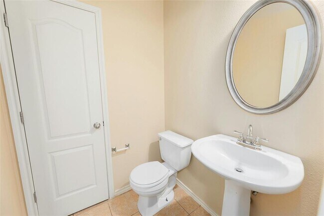 Building Photo - 3720 Pine Needle Cir