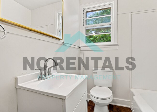 Building Photo - 141 Marthas Ln-