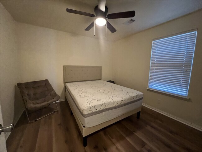 Building Photo - 2403 Summers Glen Ct