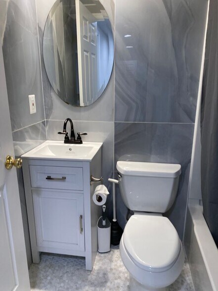 Building Photo - 7416 Rhondda Dr