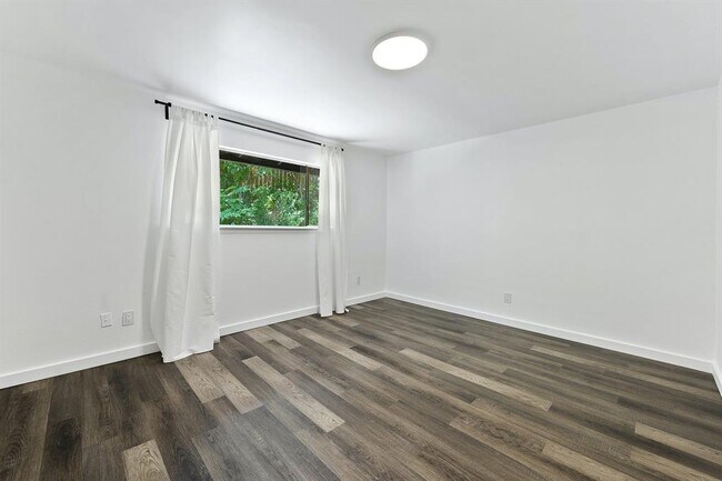 Building Photo - 1706 Elmhurst Dr
