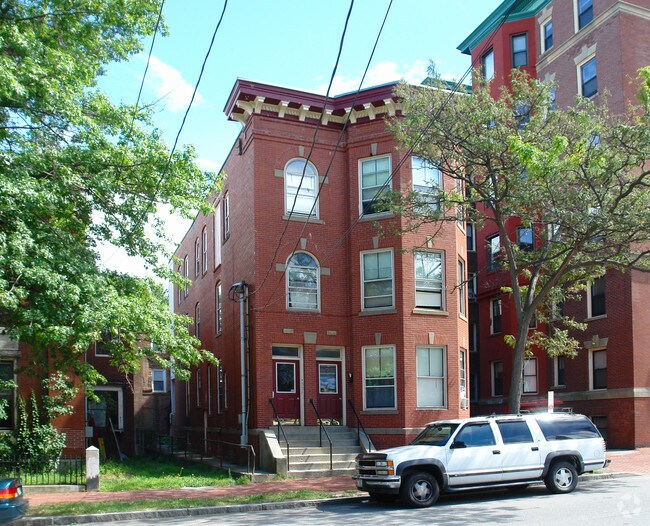 Primary Photo - 130-132 Danforth St