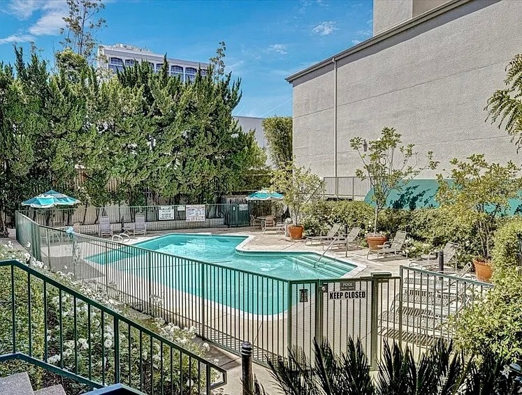 Building Photo - 4501 Cedros Ave