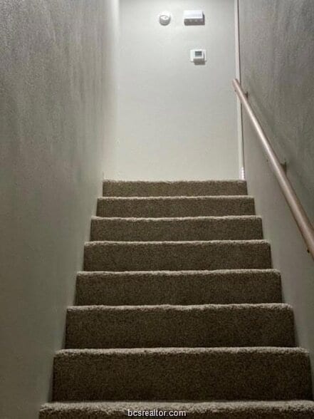 Building Photo - 1401 Airline Dr