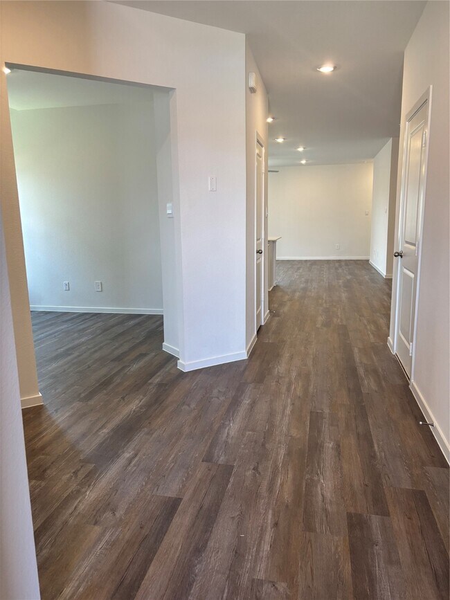 Building Photo - 27314 Oceanus Springs Dr