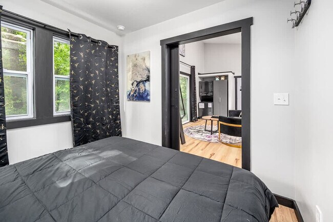 Building Photo - 288 Stone Wall Rd