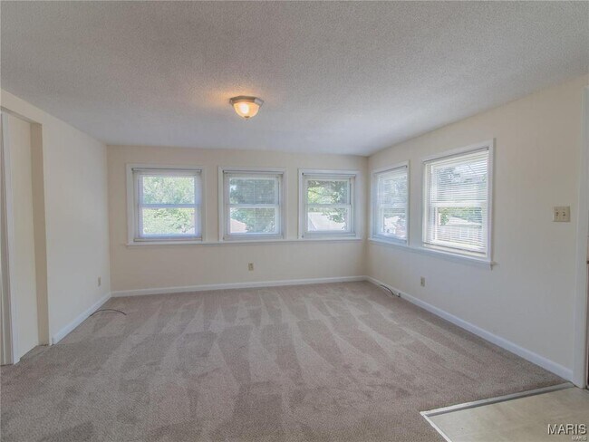 Building Photo - 7410 Hoover Ave