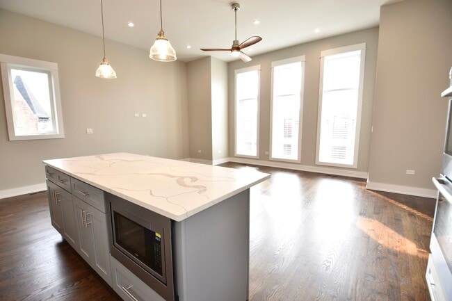 Building Photo - 4317 S Forrestville Ave