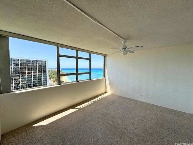 Primary Photo - 2500 Kalakaua Ave