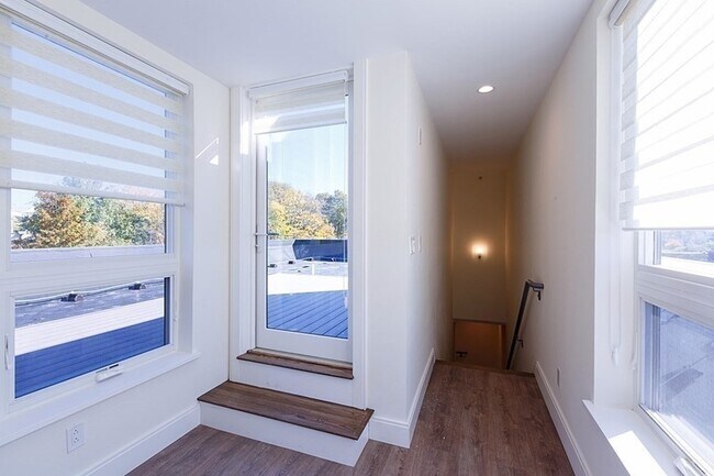 Building Photo - 40 Fisher Ave