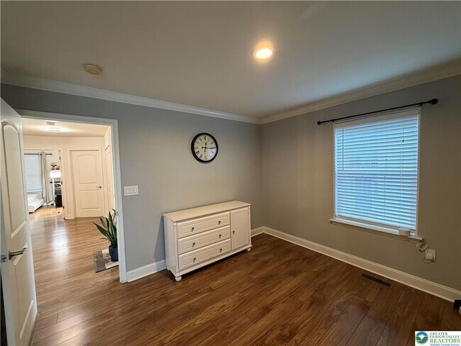 Building Photo - 7109 Hunt Dr