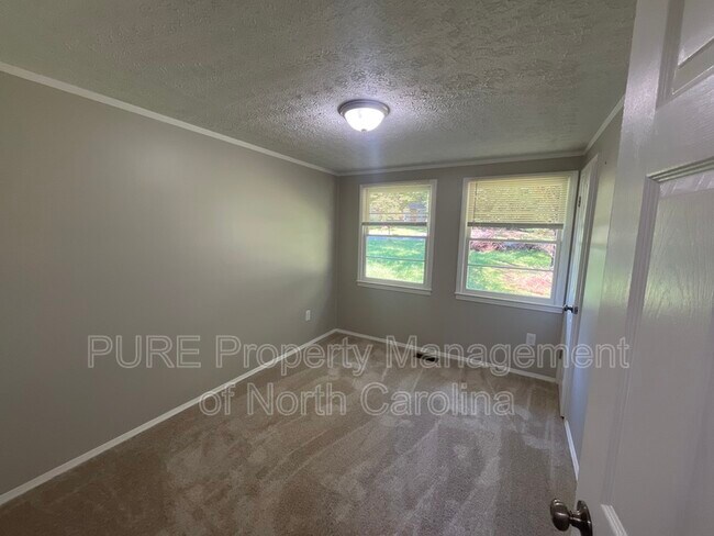 Building Photo - 3515 Julia Ct