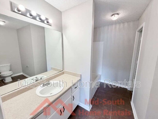 Building Photo - 3942 Chelsea Hill Dr