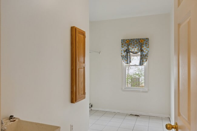 Building Photo - 2360 Brookwater Dr