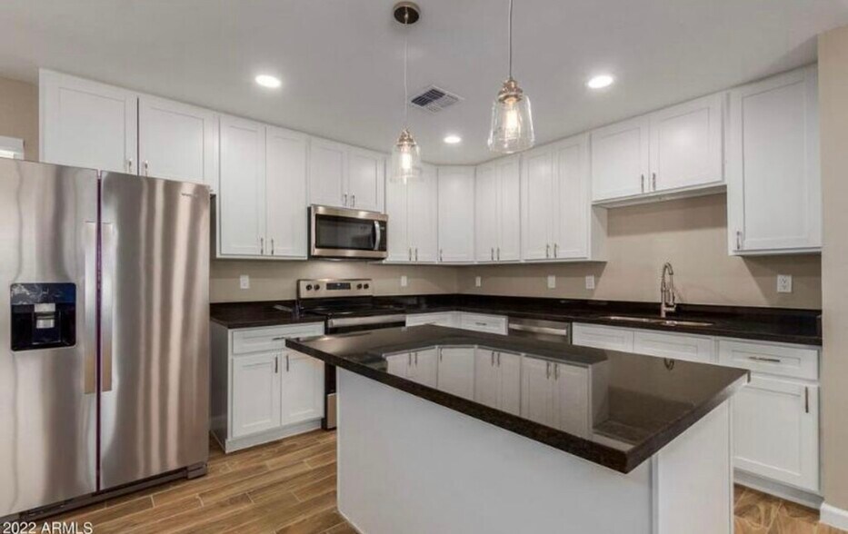 Building Photo - 1449 N Wycliff Cir