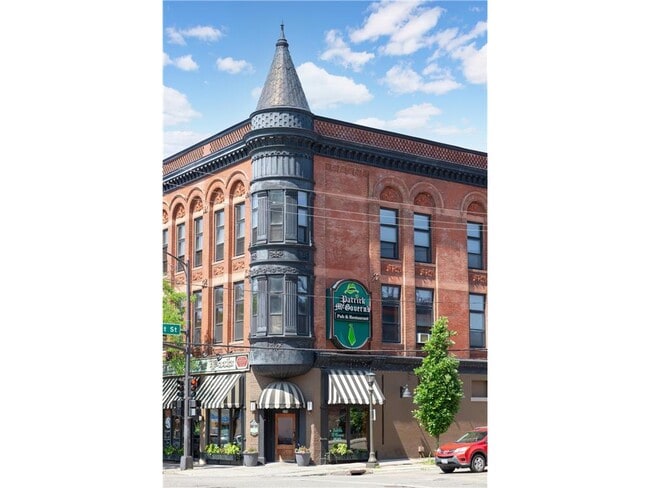 Building Photo - 66 9th St E