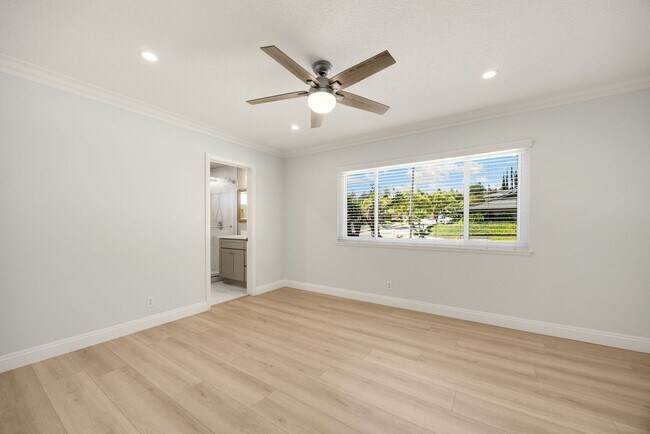 Building Photo - Beautifully upgraded 4-bedroom, 3.5-bathro...