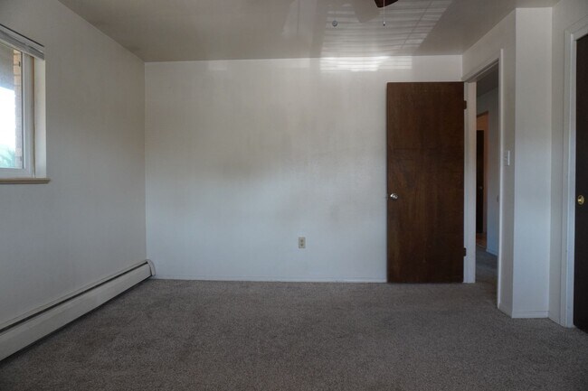 Building Photo - 1409 Utah St
