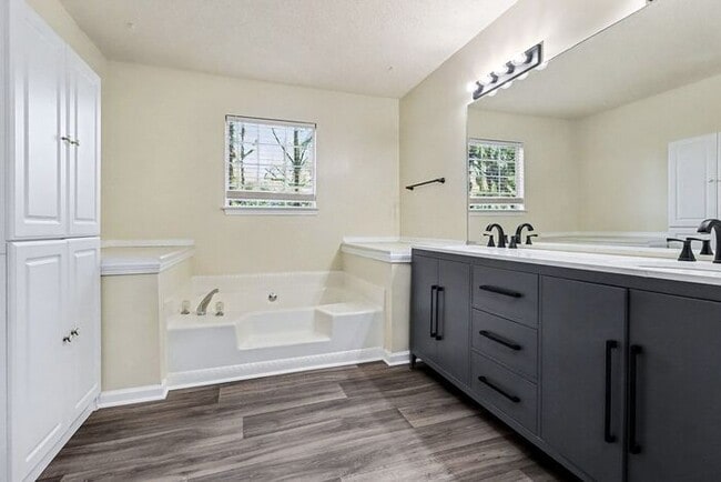 Building Photo - 3BR/2BA on Basement in Jonesboro