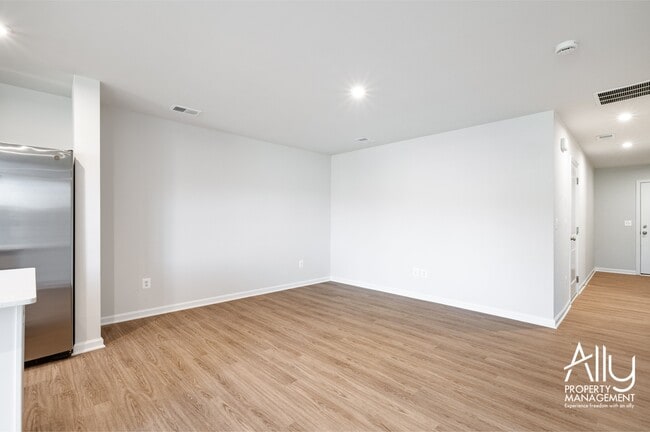 Building Photo - 44 Sophie Kathryn Dr