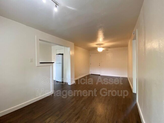 Building Photo - 701 Culbertson Dr