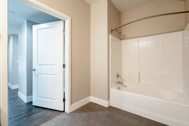 Building Photo - 845 Pantara Pl