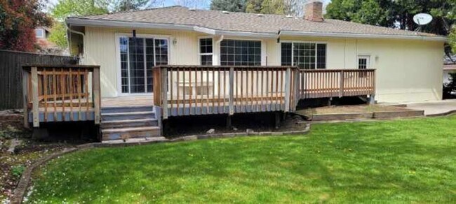 Building Photo - 518 Girard Cir