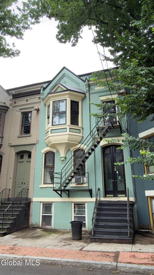 Building Photo - 12 Irving St
