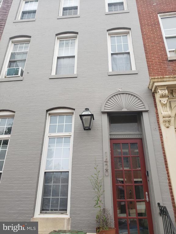 Building Photo - 1420 Light St