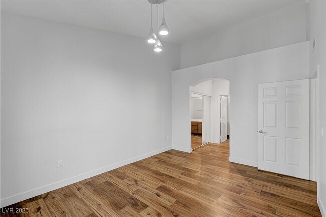 Building Photo - 75 N Valle Verde Dr