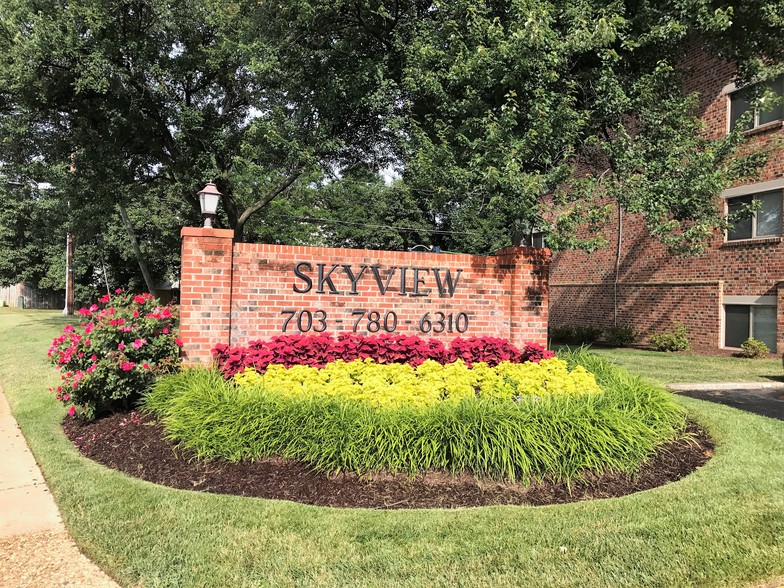 Primary Photo - Skyview Apartments