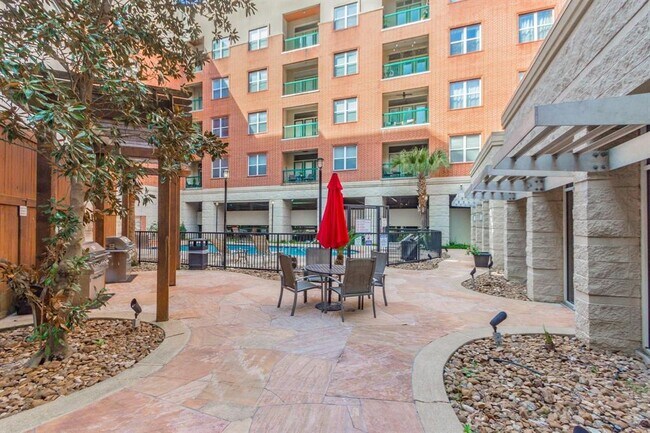 Building Photo - 300 St Joseph Pkwy