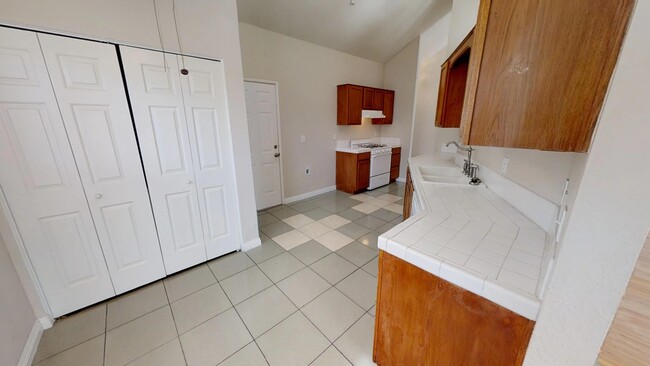 Building Photo - Single-story 3/2 Home Located in Highland,...