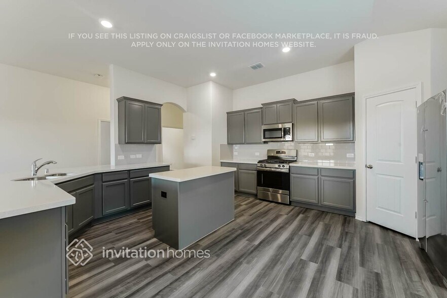 Building Photo - 417 Pollyann Trl