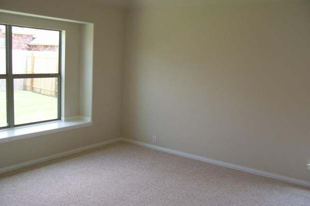 Building Photo - 2633 Pine Trail Dr