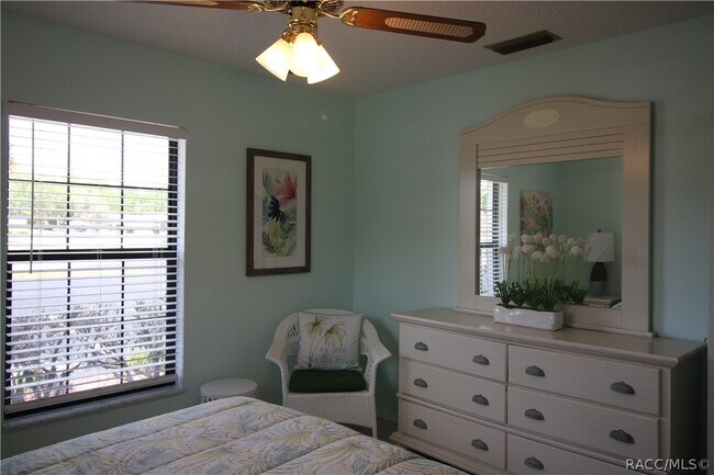 Building Photo - 908 Pritchard Island Rd