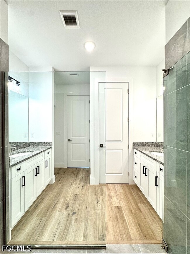 Building Photo - 2914 SW 5th St