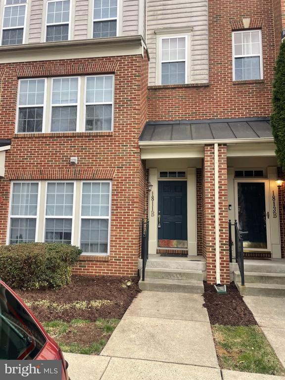 Building Photo - 1811b Wheyfield Dr