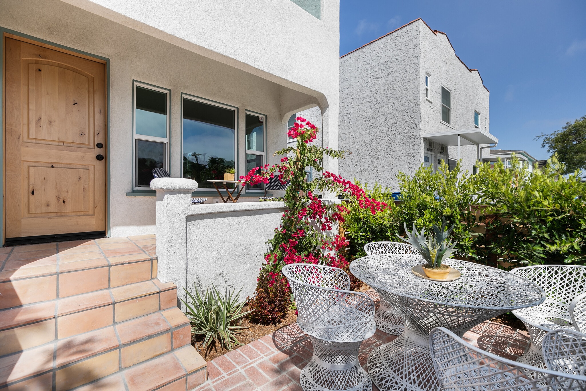 Building Photo - 5847 Ernest Ave