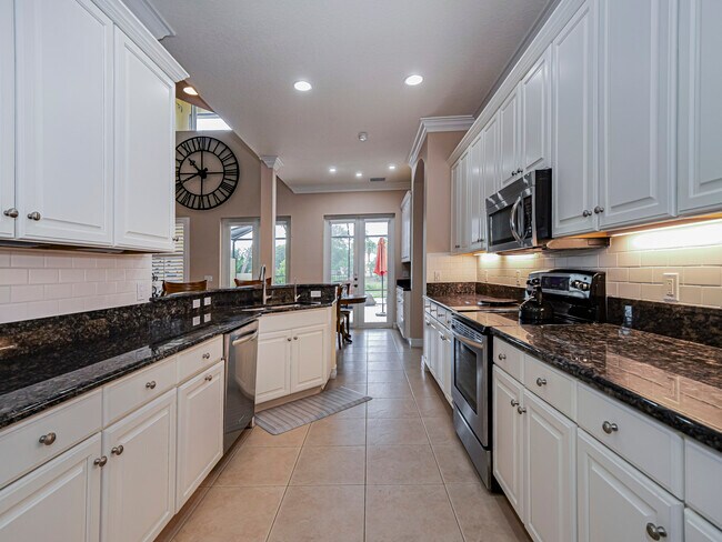 Building Photo - 4570 Bridgepointe Way