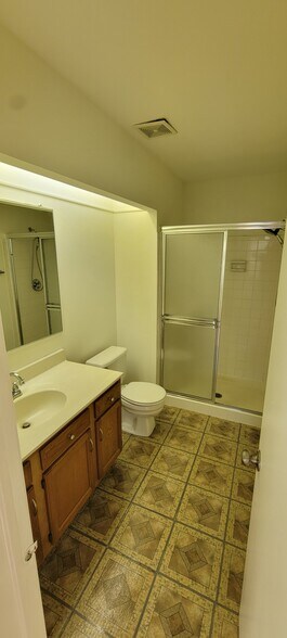 Building Photo - 6632 Medinah Ln