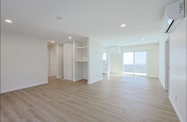 Building Photo - 143 Buccaneer Dr