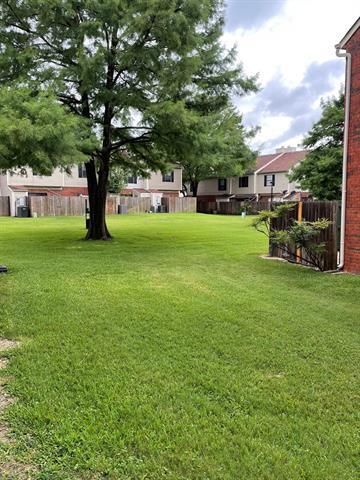 Building Photo - 220 Samuel Blvd