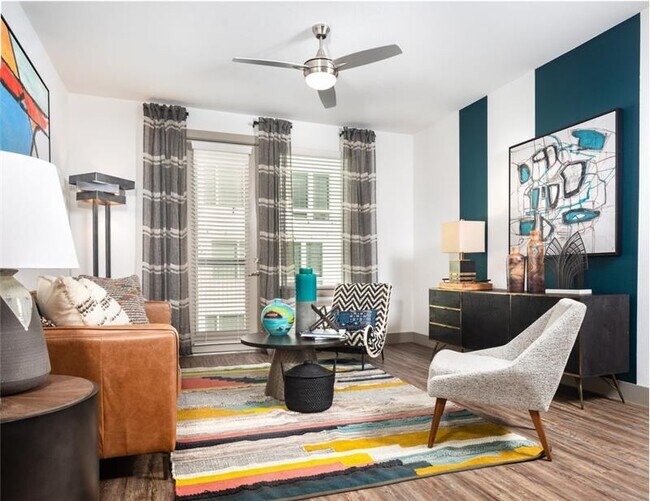 Building Photo - 1212 E 5th St.